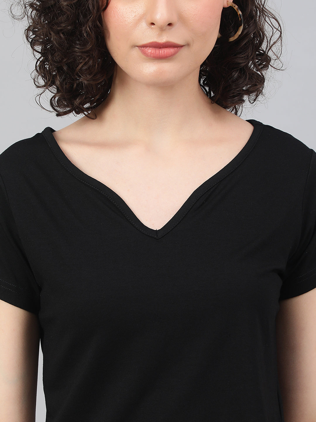 Supima V-Neck Crop : Black