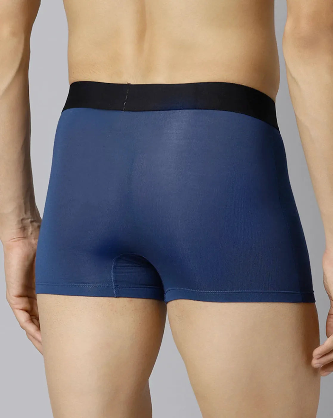 Trunk in Navy peony